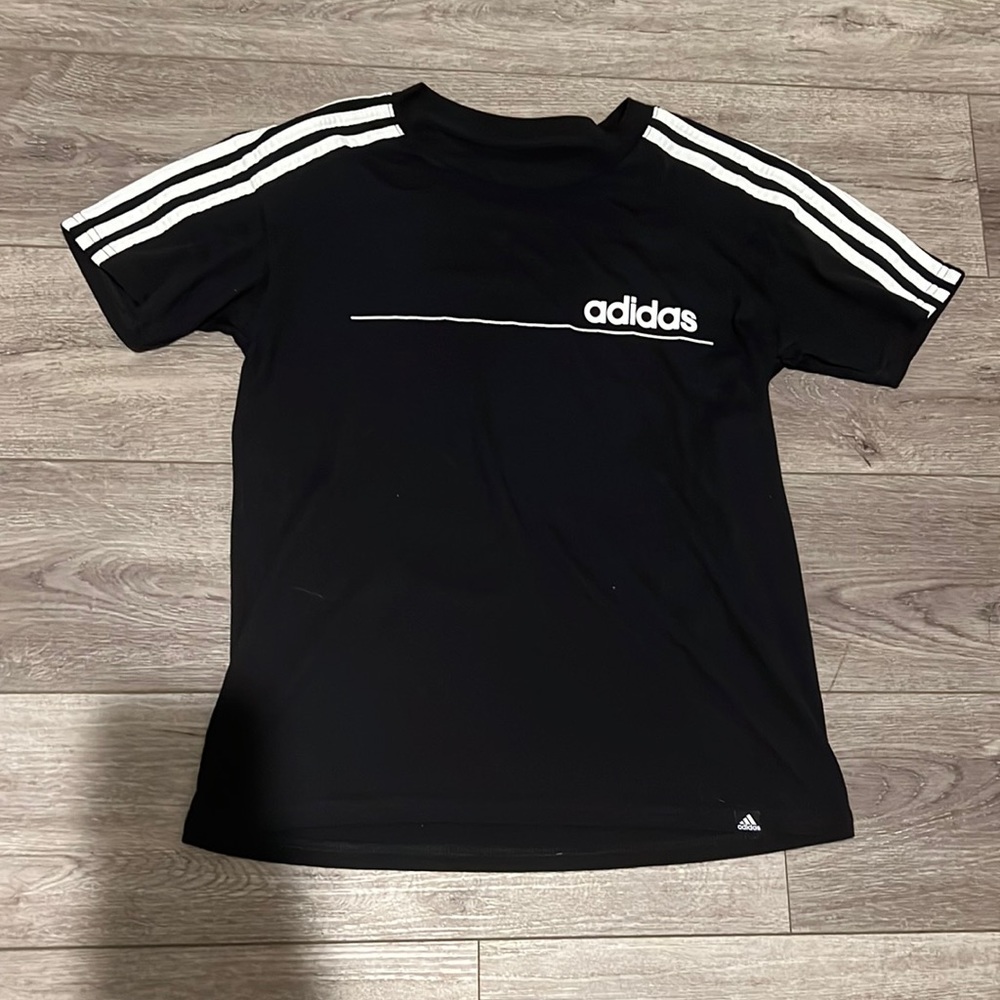Adidas tee
